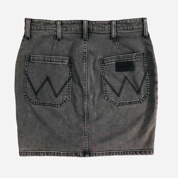 Wrangler Y2K Gray Denim Stretch Mini Skirt with Pockets Size 29 - Picture 3 of 6